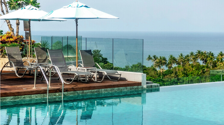 Crest Resort & Pool Villas